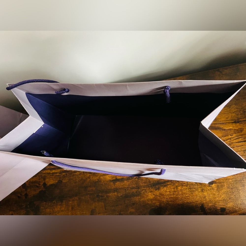 Light purple Bergdorf Goodman 2 gift Bags - Picture 7 of 9